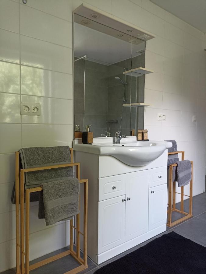 Loft paisible sur les hauteurs du centre ville Spa Extérieur photo